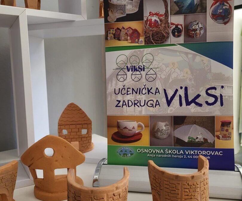 Keramički lončići i svijećnjaci s motivima grada Siska